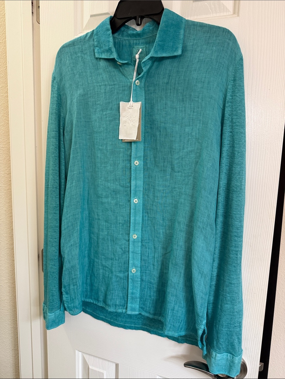 120% Lino Teal Linen Shirt. NEW w tags. Men’s Small can fit a Ladies Medium .